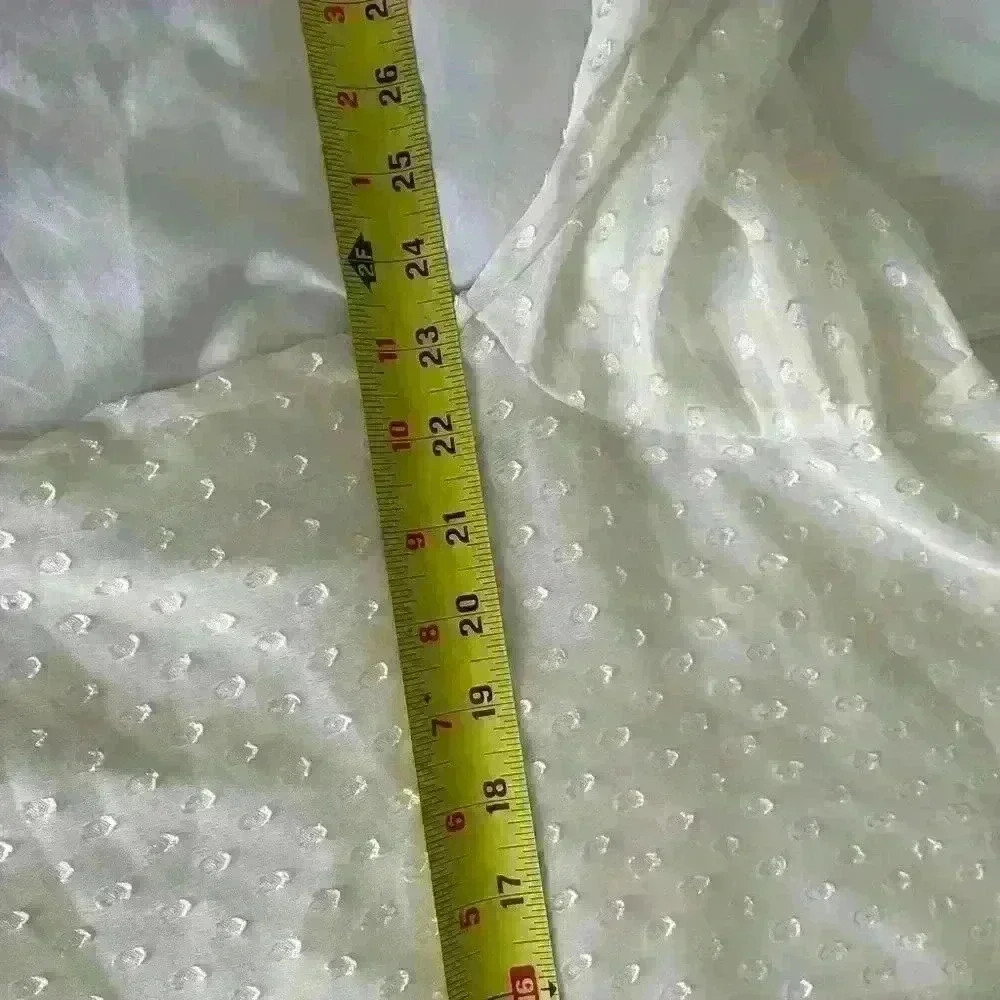 H&M Blouse in airy, pattern-weave fabric. - Picture 7 of 10
